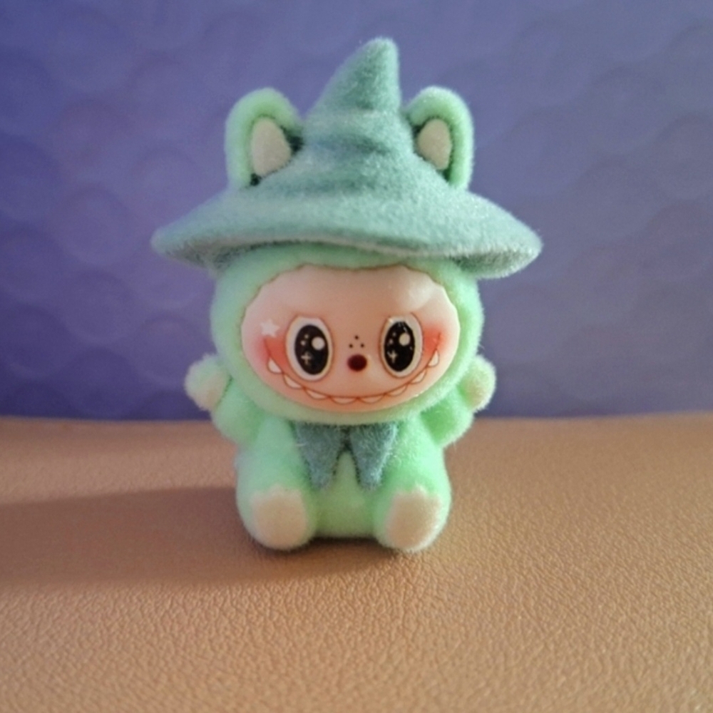 Miniature Plush Velvet Figure Sitting - Green (No Offers)
